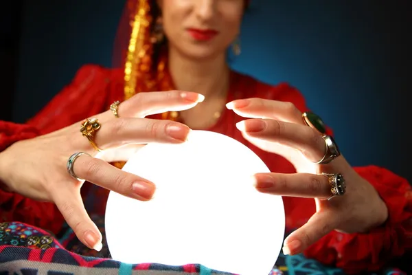 depositphotos_10241421-stock-photo-fortune-tellers-hands.webp
