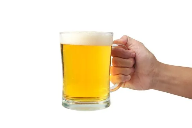 hand-with-glass-beer-on-white_158104-5.webp