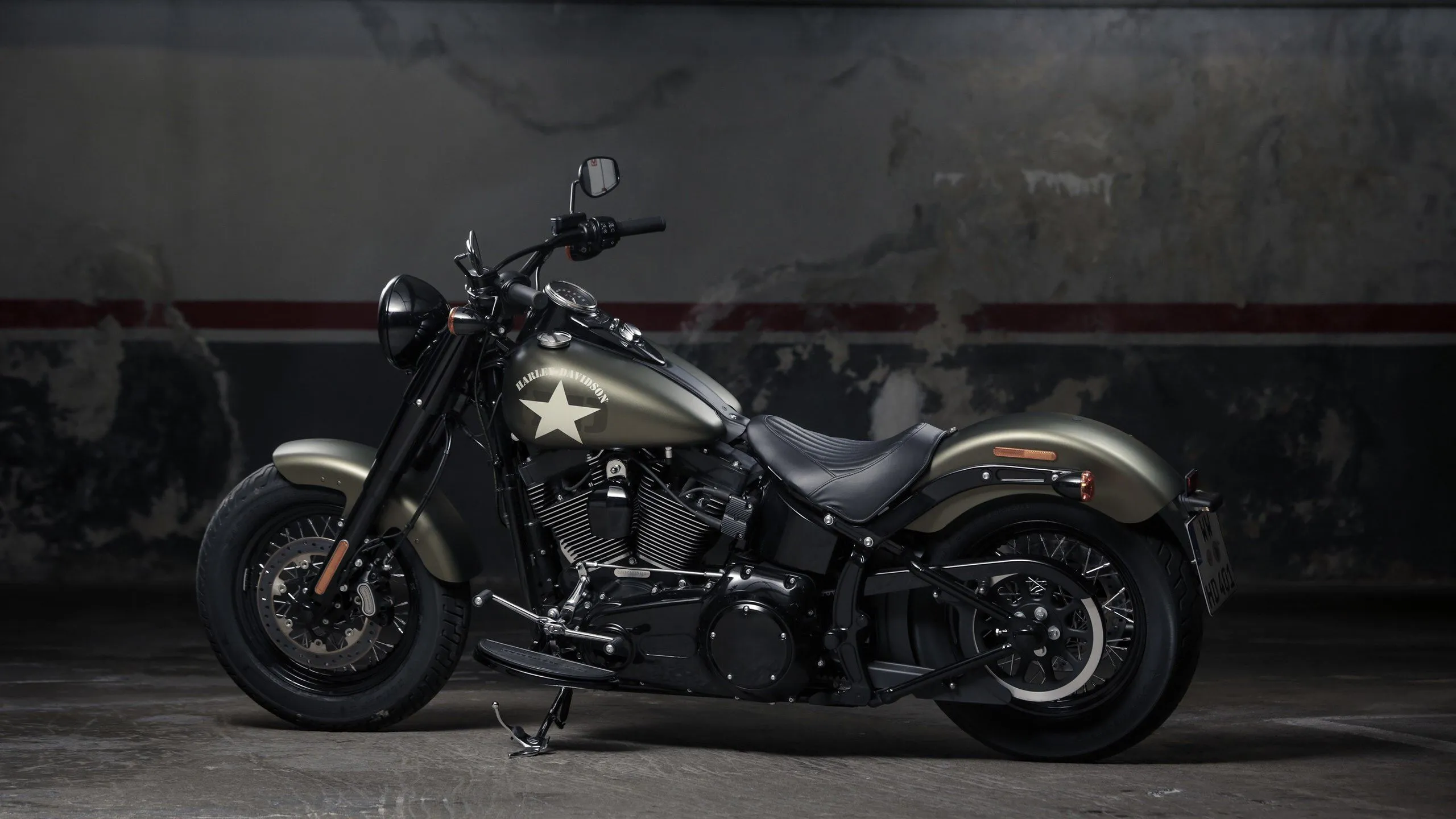 Harley_Davidson_Softail_Slim-world66.spcs.bio.webp