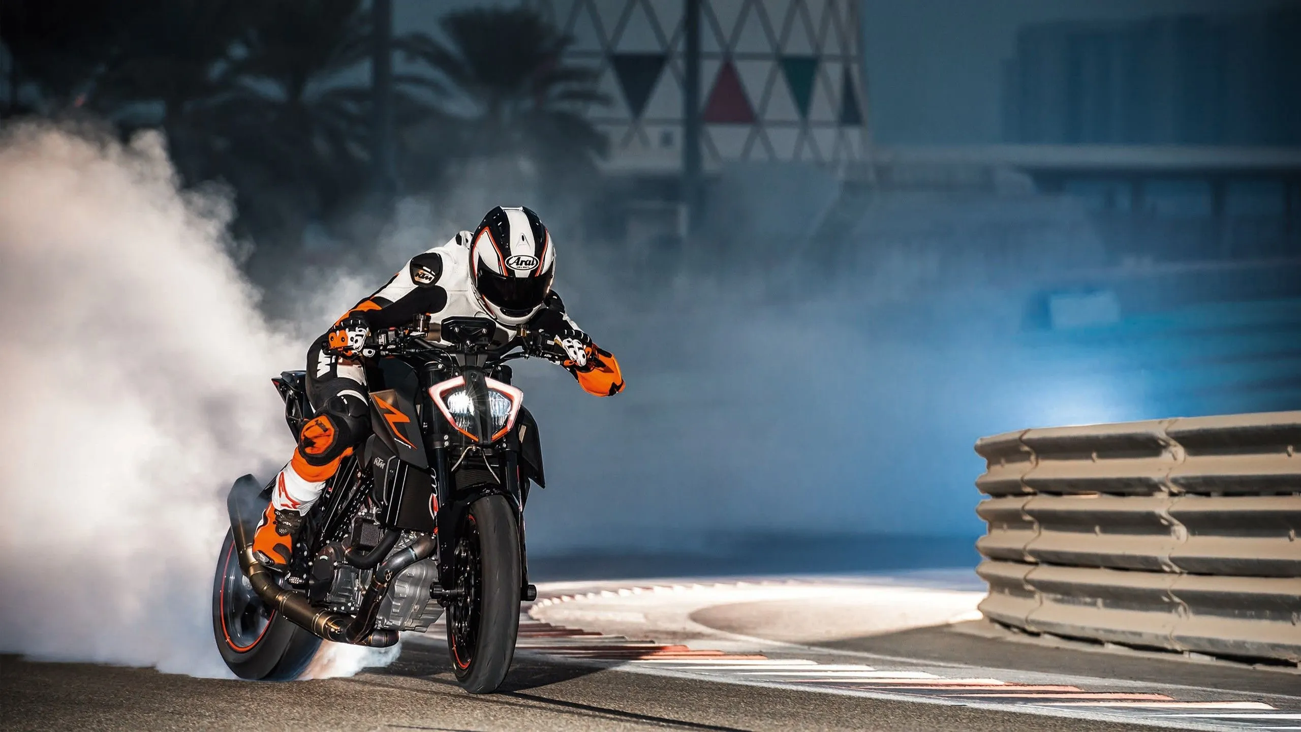 ktm_1290_super_duke_2560x1440-spaces.ru.webp