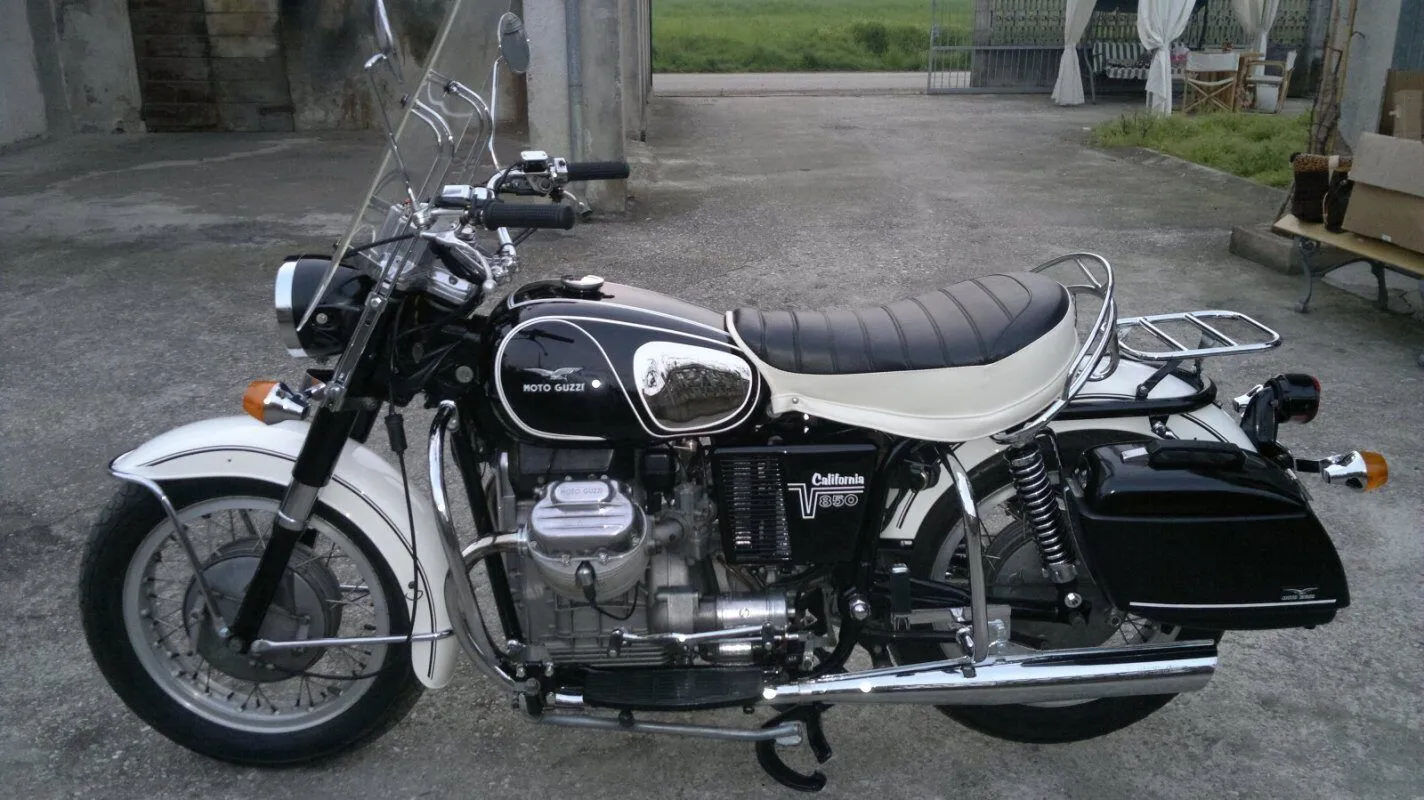MOTO_GUZZI_V7_850_CALIFORNIA_(1973g.)-world72.spcs.bio.webp